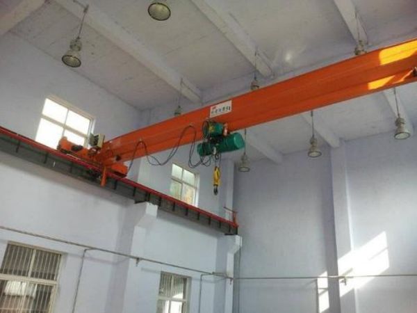 蒙阴县吊车公司_安装小型吊车租赁和吊装作业的注意事